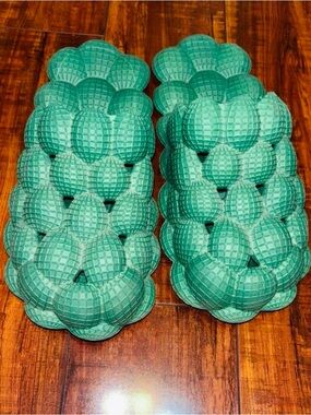 Green Bubble-Textured Slip-On Sandals